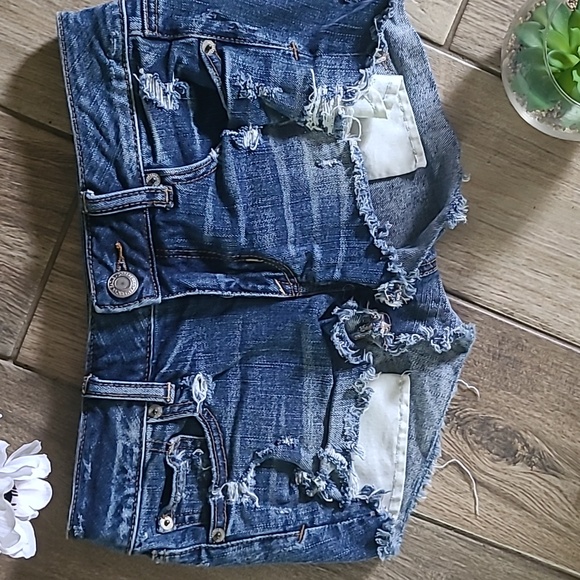 American Eagle Short Shorts - Picture 2 of 8